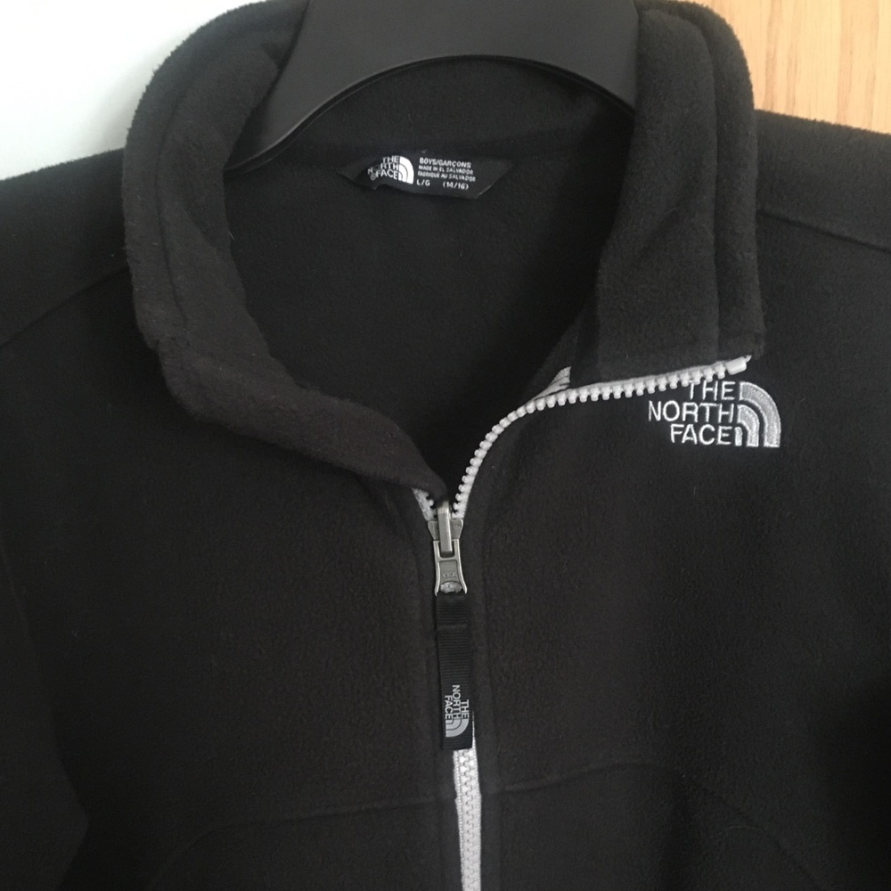 Boys North Face fleece jacket size 14/16